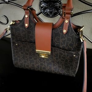 Calvin Klein shoulder/Satchel